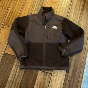 Woman’s North Face fleece